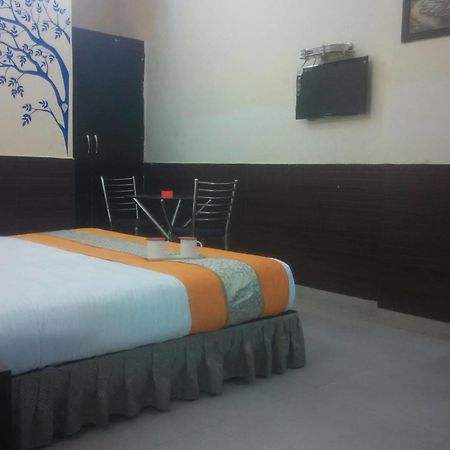 Lazeez Hotel Nowe Delhi Zewnętrze zdjęcie