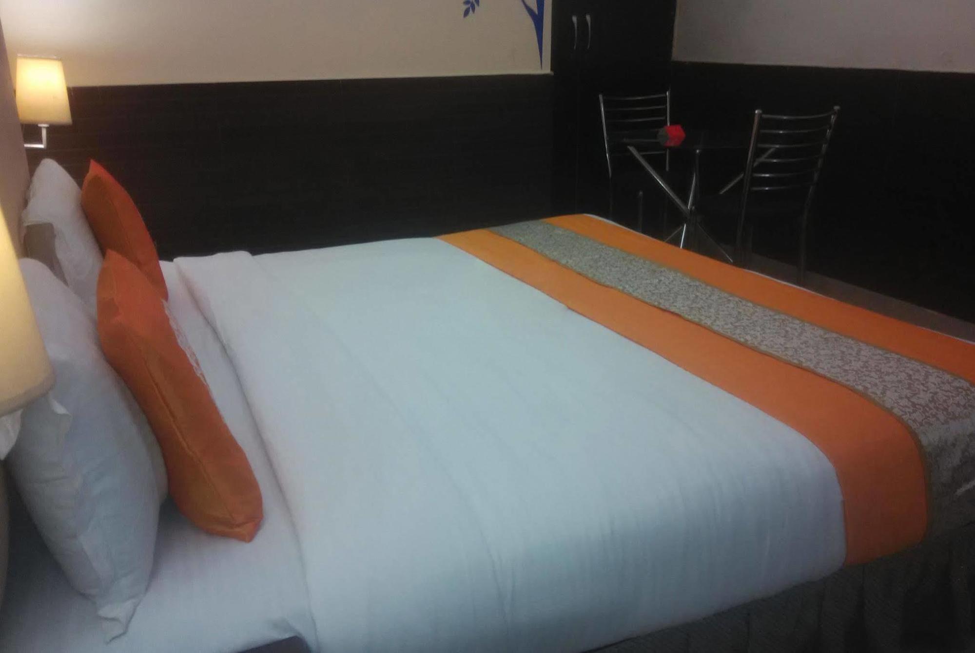 Lazeez Hotel Nowe Delhi Zewnętrze zdjęcie